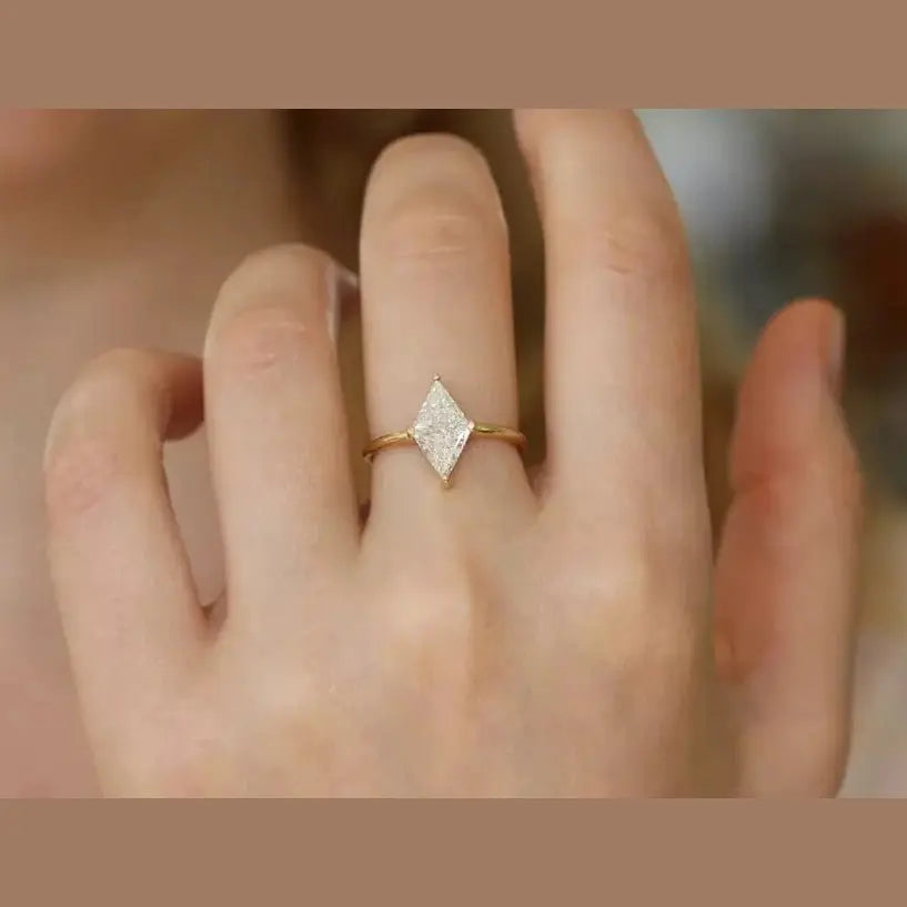 1.00 Carat Lab - Grown Diamond Engagement Ring in 18K Yellow Gold - Future Jewelry