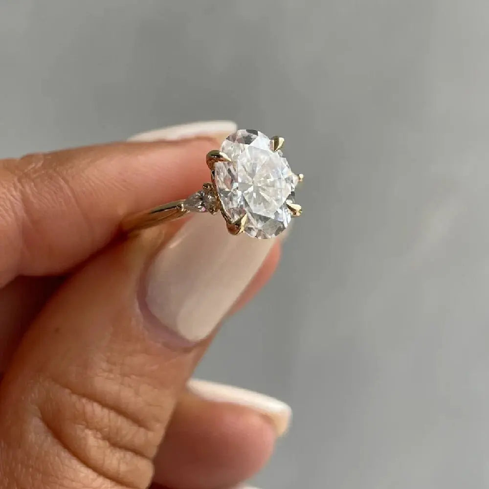 1.30 Carat Oval Lab Grown Diamond Ring IGI 18K Yellow Gold - Future Jewelry