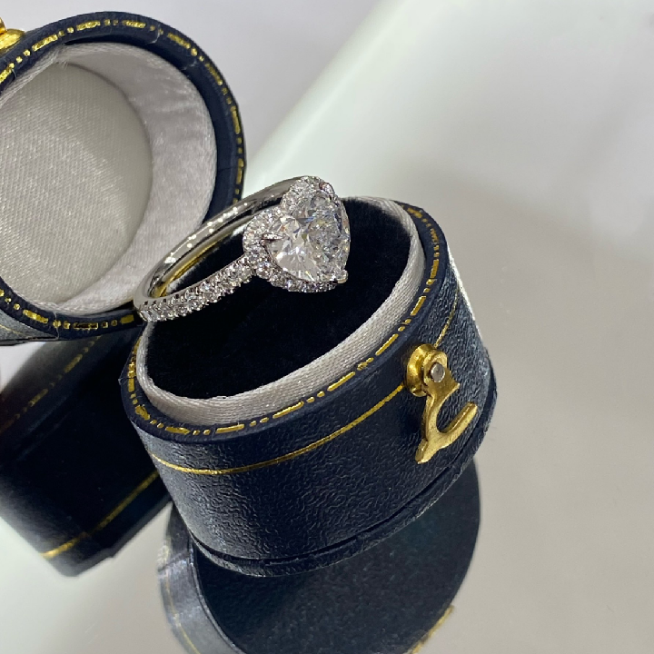 Trending Heart-Shaped Lab Grown Diamond Ring – 18K White Gold Wedding & Engagement Jewelry with IGI Certificate