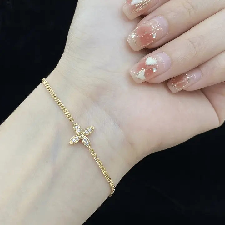 Four Leaf Clover Lab Grown Diamond Bracelet in 18K Gold - Future Jewelry