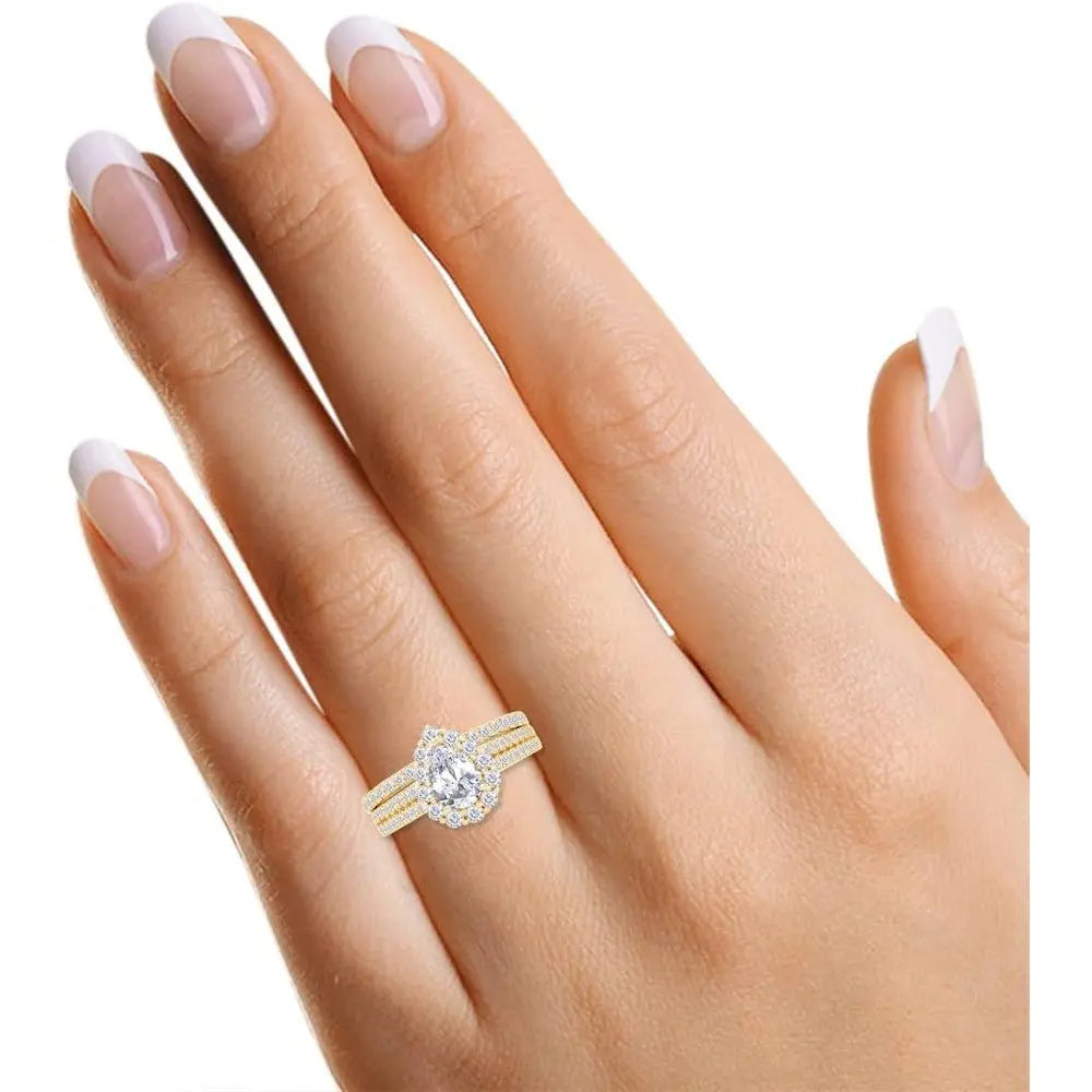 Lab Grown Diamond Halo Bridal Ring Set in 14K Gold