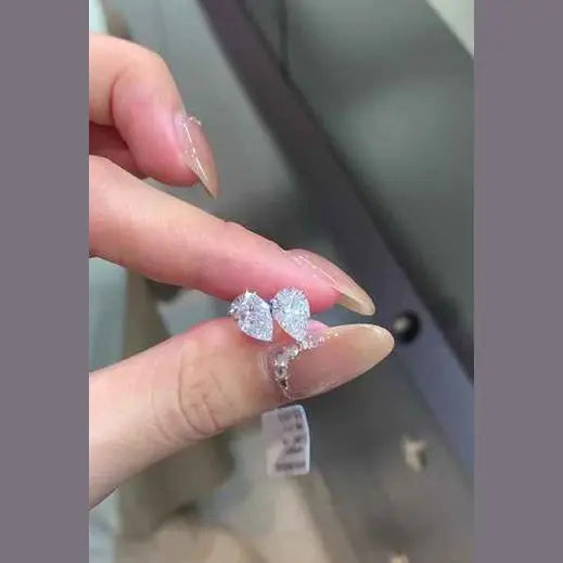 Pear Cut Lab Grown Diamond Stud Earrings in 18K Gold - Future Jewelry