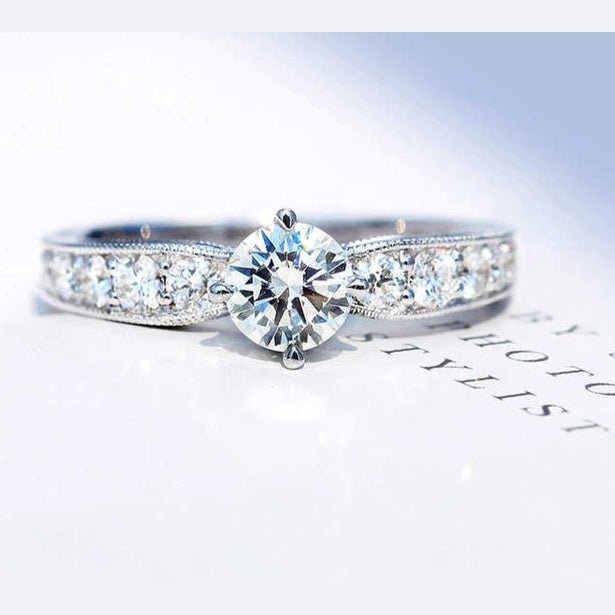 The Emerald Diamond Glamour Ring in White Gold - Future Jewelry