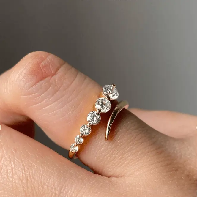 The Graduate Radiance Lab Grown Diamond Ring in Solid Gold - Future Jewelry