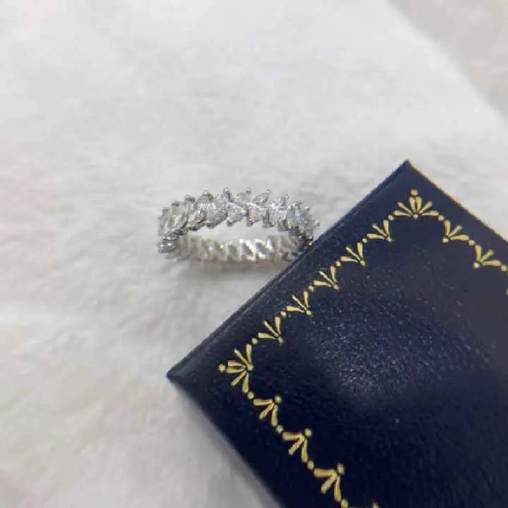 The Marquise Romance Engagement Diamond Ring in 18K Gold - Future Jewelry