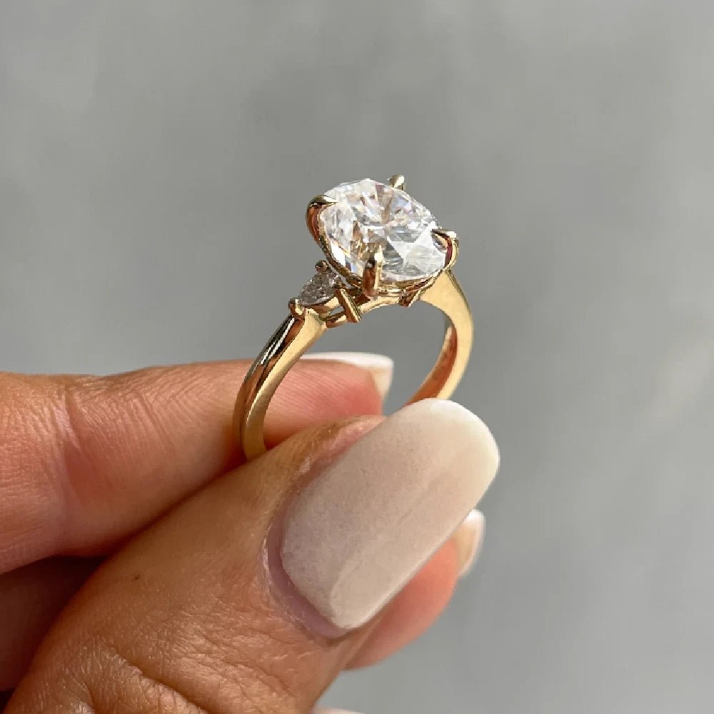 1.30 Carat Oval Lab Grown Diamond Ring IGI 18K Yellow Gold - Future Jewelry