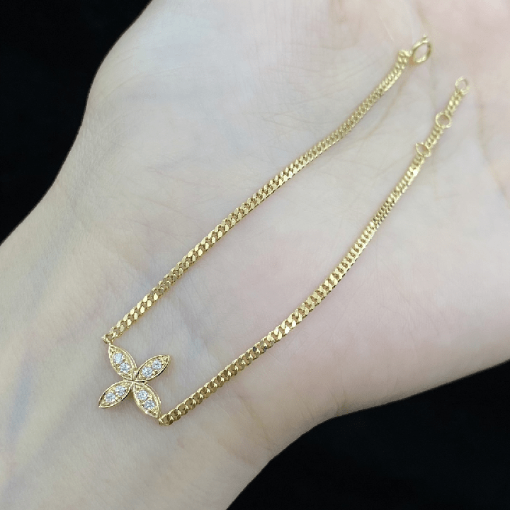Four Leaf Clover Lab Grown Diamond Bracelet in 18K Gold - Future Jewelry