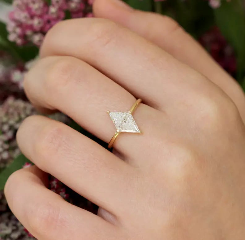 1.00 carat triangle cut IGI Certified Lab Grown Diamond Women Ring Engagement Ring